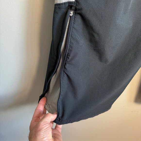 Under Armour Mens Pull On Track Pants Black/Gray Large Active Ankle Vents Casual - Picture 7 of 16